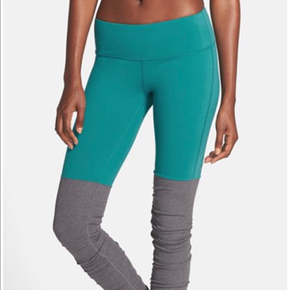 Alo Yoga Goddess Legging Teal - Size Medium